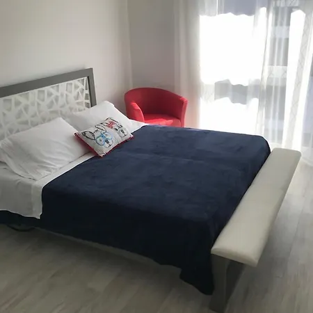 Kelly Apartman *